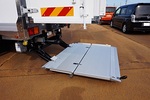 フォワード 5.2t 増トン ワイドベッドレス 低温冷凍車 格納ゲート付 210ps