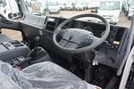 フォワード 2.75t ワイドベッド付 アルミウイング Rエアサス 未使用車 240ps