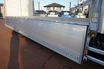 フォワード 2.75t ワイドベッド付 アルミウイング Rエアサス 210ps