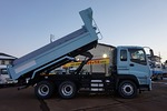 ギガ 9.2t 3軸 2デフ ダンプ 380ps
