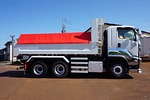 ギガ 9.1t 3軸 2デフ ダンプ 380ps