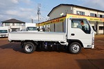 エルフ 2t FFL 標準 平ボディ 新免許対応車(総重量5t未満)