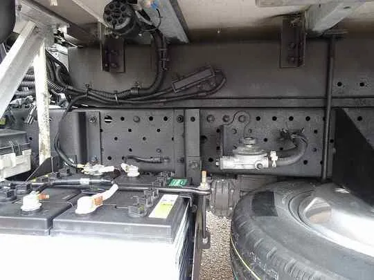 エルフ 2t FFL 標準 低温冷凍車 総重量5t未満