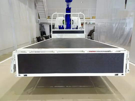 【年次点検済】デュトロ 3t 4WD FJL 標準ロング タダノ4段クレーン付
