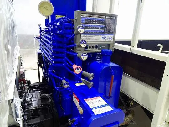 【年次点検済】デュトロ 3t 4WD FJL 標準ロング タダノ4段クレーン付
