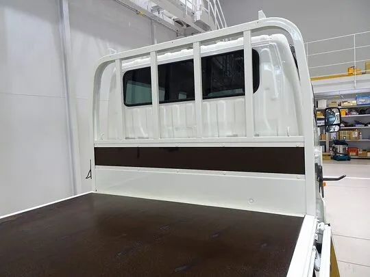 デュトロ 2t 4WD 高床 標準セミロング Wキャブ 未使用車