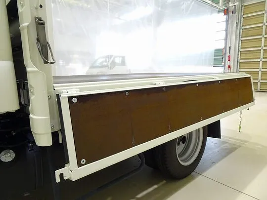 デュトロ 2t 4WD 高床 標準セミロング Wキャブ 未使用車