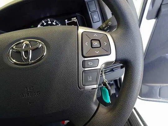 ハイエースバン DX GLパッケージ 1t 4WD 3/6人乗り 5ドア 未使用車