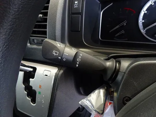 ハイエースバン DX GLパッケージ 1t 4WD 3/6人乗り 5ドア 未使用車