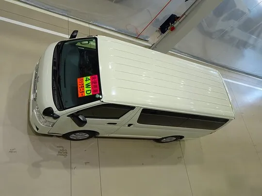 ハイエースバン DX GLパッケージ 1t 4WD 3/6人乗り 5ドア 未使用車