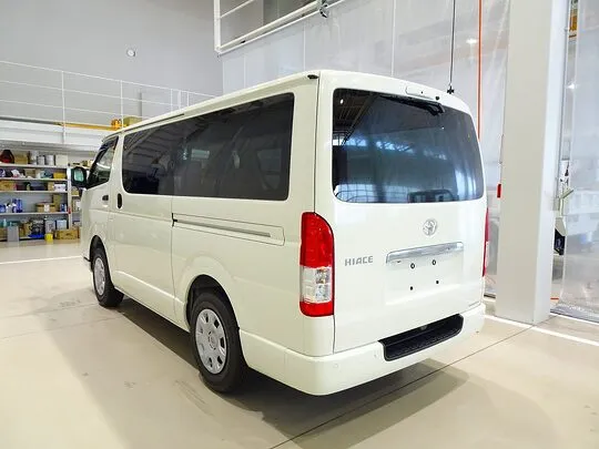 ハイエースバン DX GLパッケージ 1t 4WD 3/6人乗り 5ドア 未使用車