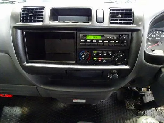 ボンゴトラック DX 1t 4ＷＤ Ｗタイヤ 平ボデー