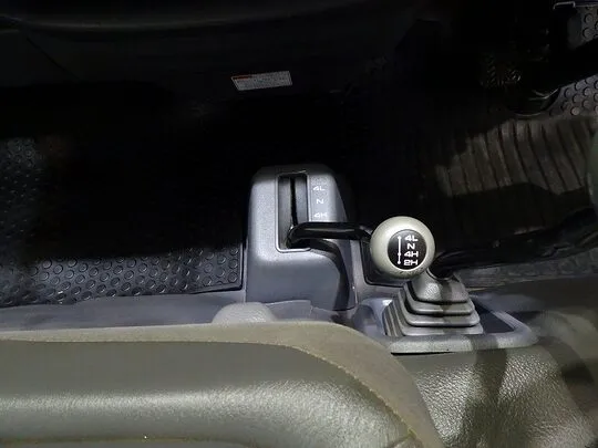 ボンゴトラック DX 1t 4ＷＤ Ｗタイヤ 平ボデー