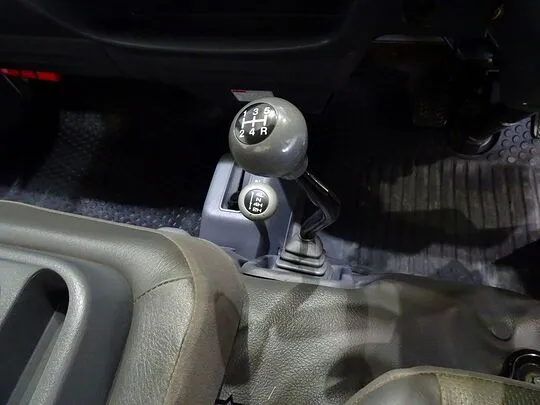 ボンゴトラック DX 1t 4ＷＤ Ｗタイヤ 平ボデー