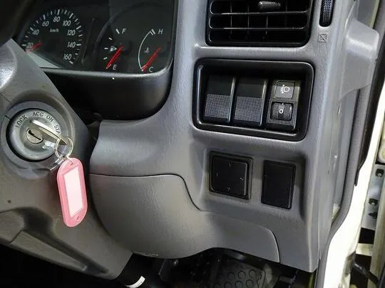 ボンゴトラック DX 1t 4ＷＤ Ｗタイヤ 平ボデー