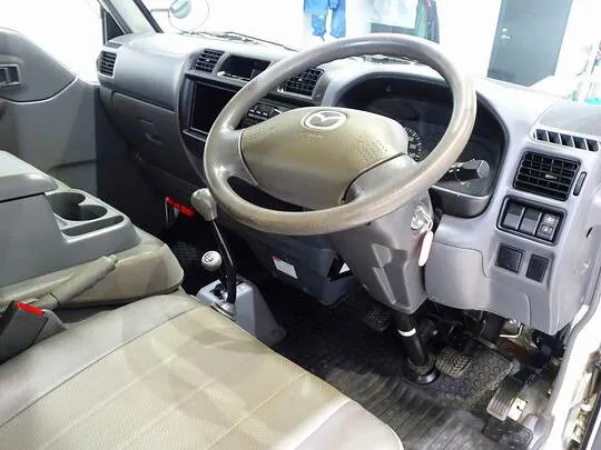 ボンゴトラック DX 1t 4ＷＤ Ｗタイヤ 平ボデー