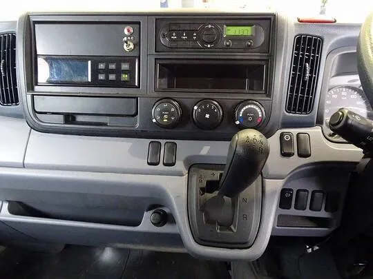 キャンター 1.35t 4WD 全低床 Wタイヤ 中温冷凍車