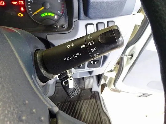 キャンター 1.35t 4WD 全低床 Wタイヤ 中温冷凍車