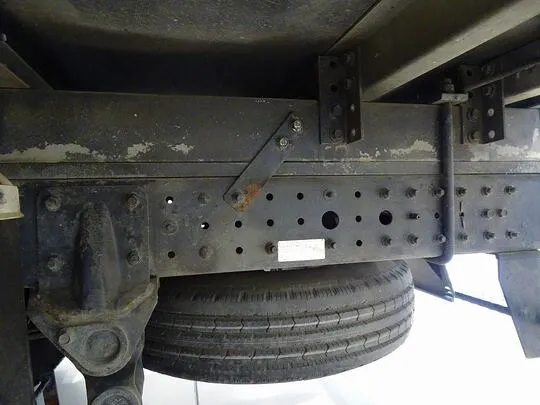 キャンター 1.35t 4WD 全低床 Wタイヤ 中温冷凍車