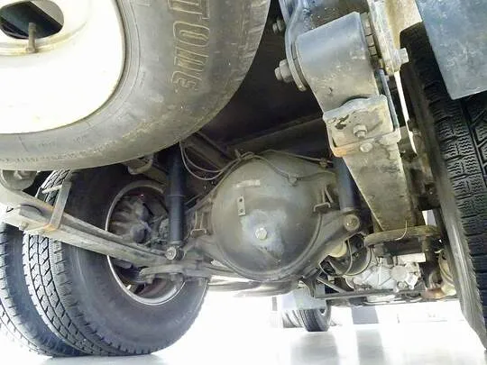 キャンター 1.35t 4WD 全低床 Wタイヤ 中温冷凍車