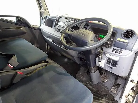 キャンター 1.35t 4WD 全低床 Wタイヤ 中温冷凍車
