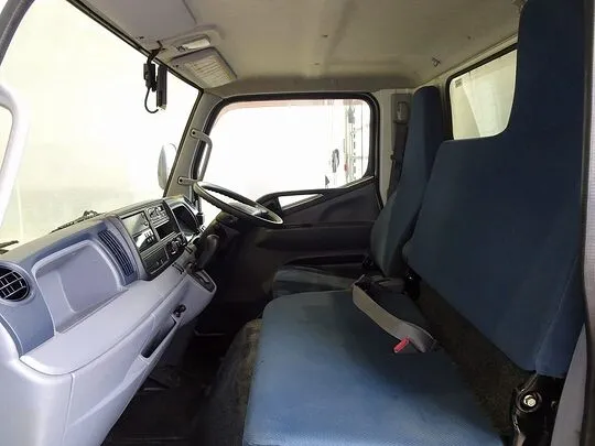 キャンター 1.35t 4WD 全低床 Wタイヤ 中温冷凍車