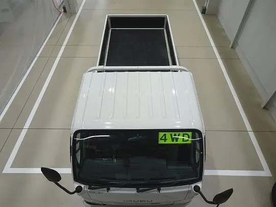 エルフ 2t 4WD FFL 標準 平ボデー 総重量5t未満
