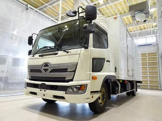 レンジャー 2.25t ワイドベッド付 低温冷凍車 格納ゲート付 リアエアサス 240ps
