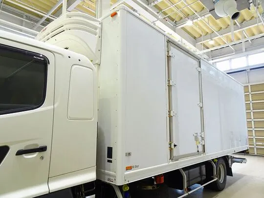レンジャー 2.25t ワイドベッド付 低温冷凍車 格納ゲート付 リアエアサス 240ps