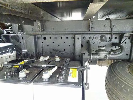 エルフ 2t FFL 標準 保冷バン 総重量5t未満