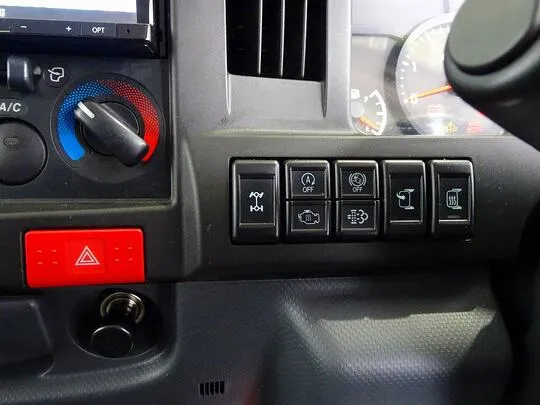 エルフ 1.55t 4WD FFL Wタイヤ Wキャブ