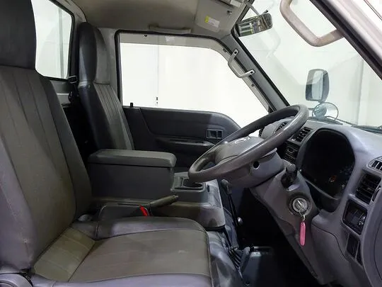 ボンゴトラック DX 1t 4ＷＤ Ｗタイヤ 平ボデー