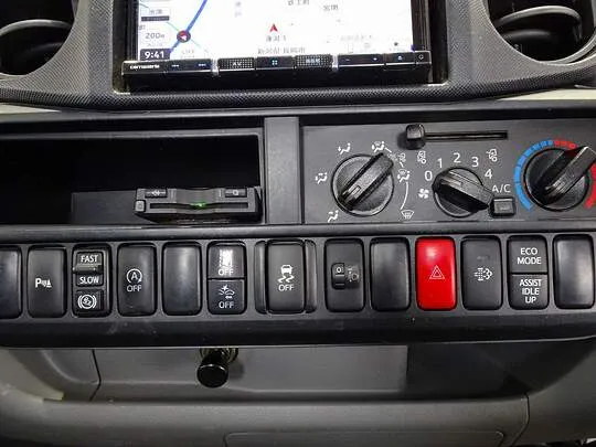 【年次点検済】デュトロ 2.85t FJL 標準セミロング タダノ4段クレーン付
