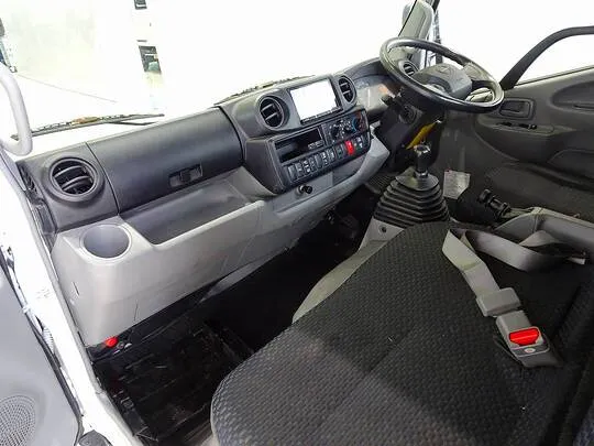 【年次点検済】デュトロ 2.85t FJL 標準セミロング タダノ4段クレーン付