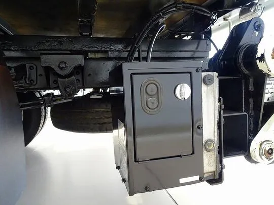 デュトロ 2t 4WD 高床 標準セミロング Wキャブ/アーム式PG付