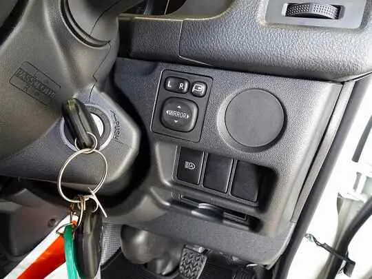 ハイエースバン DX GLパッケージ 1t 4WD 3/6人乗り 5ドア 未使用車