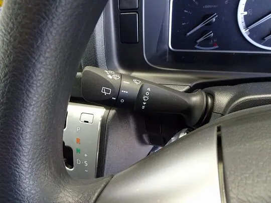 ハイエースバン DX GLパッケージ 1t 4WD 3/6人乗り 5ドア 未使用車