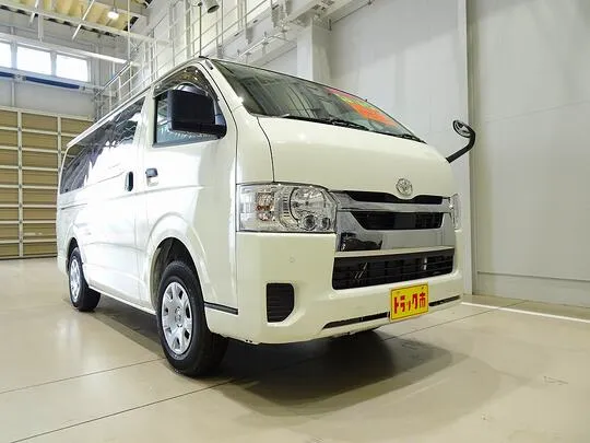 ハイエースバン DX GLパッケージ 1t 4WD 3/6人乗り 5ドア 未使用車