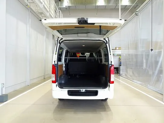 ハイエースバン DX GLパッケージ 1t 4WD 3/6人乗り 5ドア 未使用車