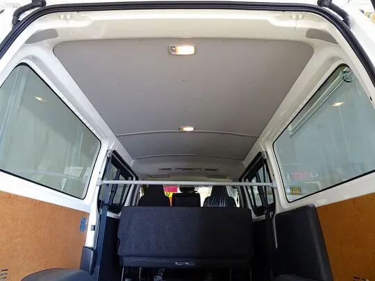 ハイエースバン DX GLパッケージ 1t 4WD 3/6人乗り 5ドア 未使用車