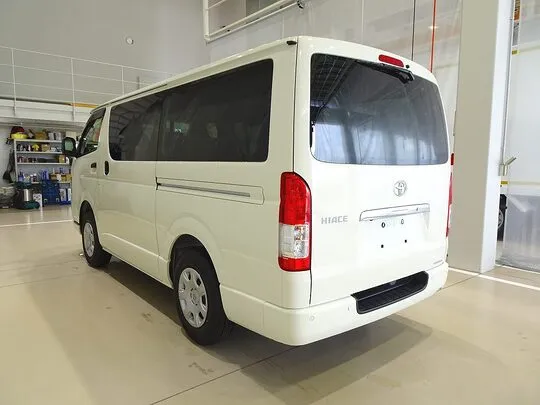 ハイエースバン DX GLパッケージ 1t 4WD 3/6人乗り 5ドア 未使用車