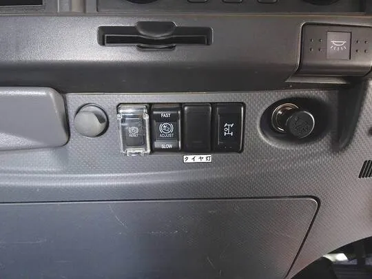 【年次点検済】フォワード 4.8t 増トン 標準ベッド付 タダノ4段クレーン付 240ps