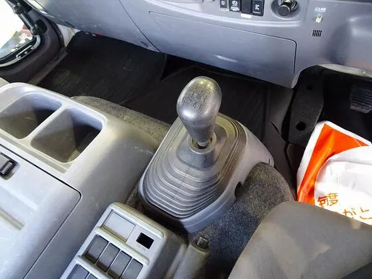 【年次点検済】フォワード 4.8t 増トン 標準ベッド付 タダノ4段クレーン付 240ps
