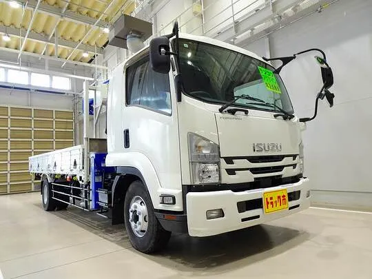 【年次点検済】フォワード 4.8t 増トン 標準ベッド付 タダノ4段クレーン付 240ps