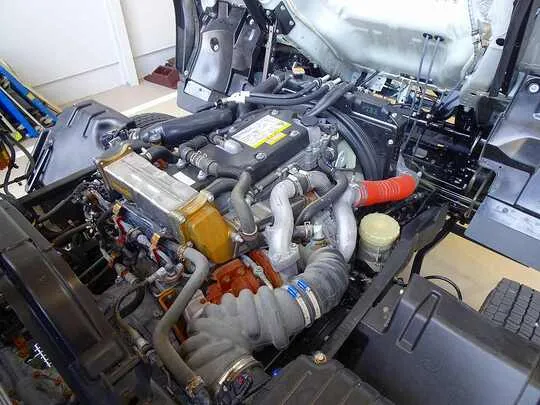 【年次点検済】フォワード 4.8t 増トン 標準ベッド付 タダノ4段クレーン付 240ps