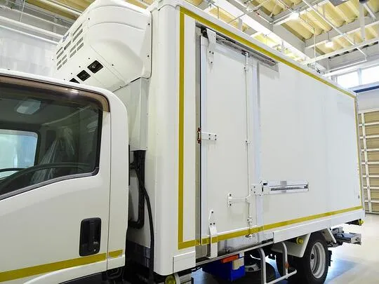 エルフ 3t 高床 ワイドロング 低温冷凍車 スタンバイ/格納ゲート付