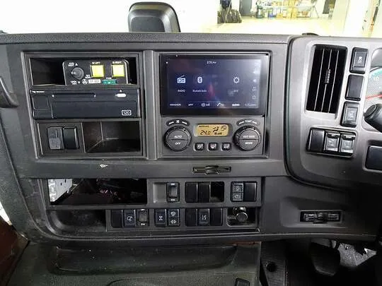 ギガ 9.2t 3軸 2デフ ダンプ 380ps