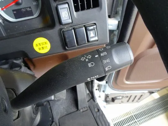 ギガ 9.2t 3軸 2デフ ダンプ 380ps