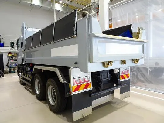 ギガ 9.2t 3軸 2デフ ダンプ 380ps