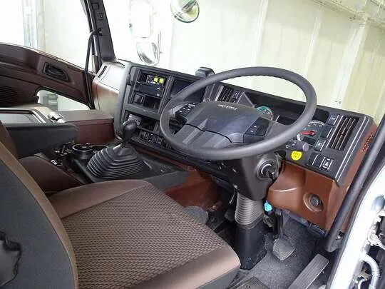 ギガ 9.2t 3軸 2デフ ダンプ 380ps